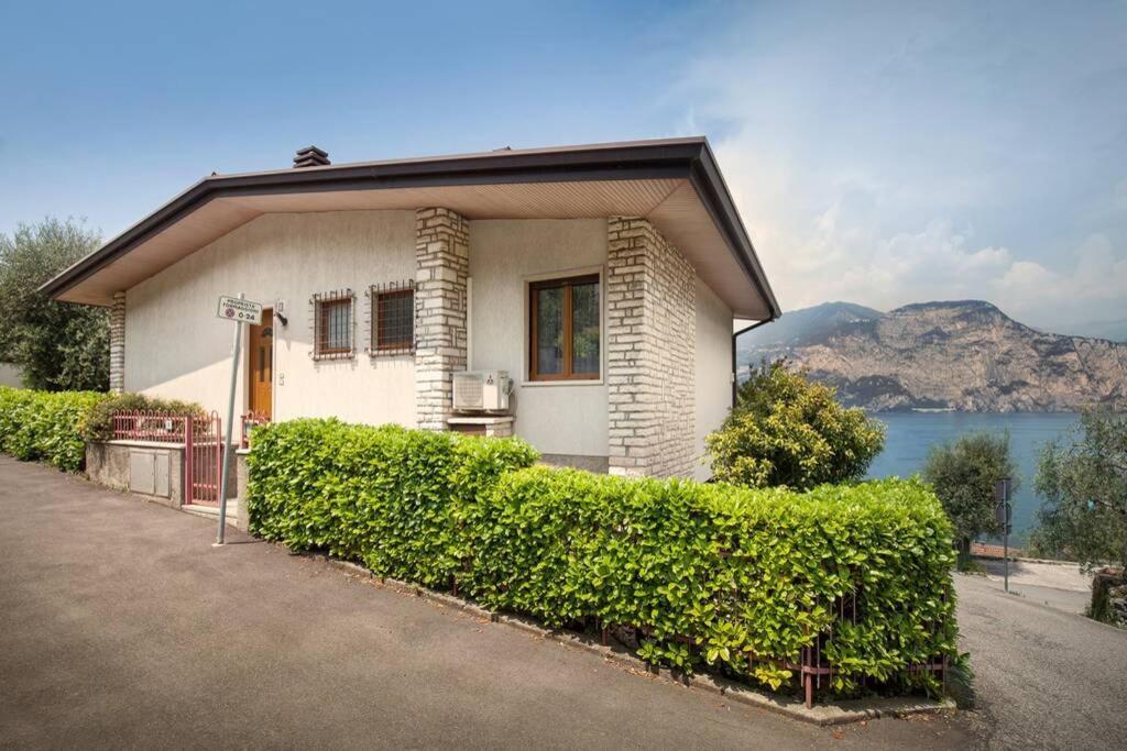 Villa Mimosa-Con Piscina E Vista Lago Brenzone sul Garda Exterior foto